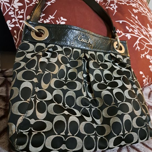 Coach purse - Picture 1 of 3